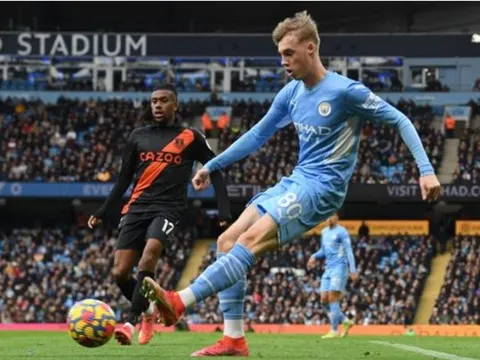 Pep cho ra mắt thần đồng 19 tuổi ở Premier League