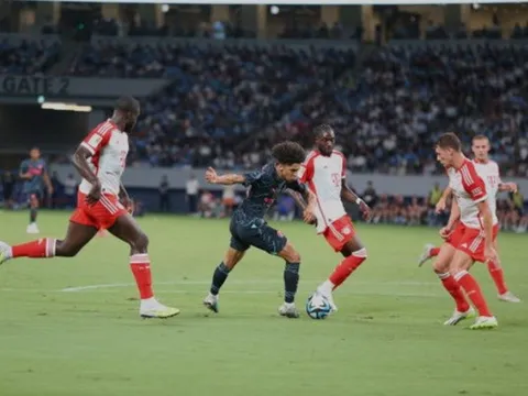 Pep đang tạo nên một Philipp Lahm tại Man City