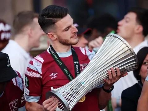 Pep Guardiola nhúng tay vào thương vụ Declan Rice