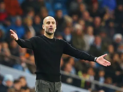 Man City bị Liverpool bỏ 14 điểm, Xavi khuyên Pep 1 câu chân thành