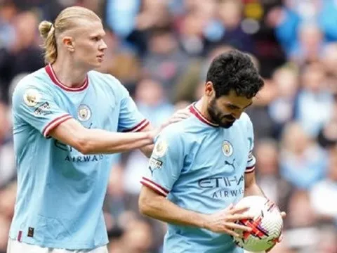 Pep phẫn nộ với Haaland vì nhường penalty