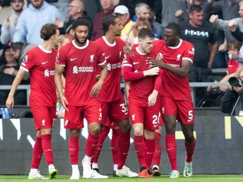 Peter Crouch dự đoán vị trí của Liverpool vào cuối mùa