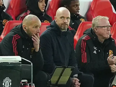 Peter Schmeichel chỉ trích Ten Hag