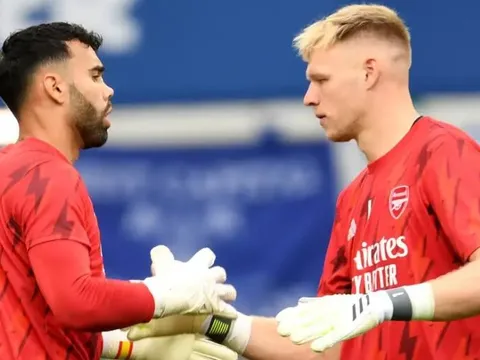 Peter Schmeichel đặt câu hỏi cho Arteta