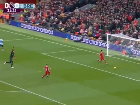 "Pha cản phá tuyệt vời của Alisson!"