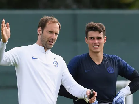 Phá kỷ lục tại Chelsea, Kepa tiết lộ thái độ của Cech