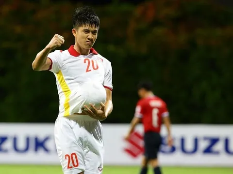 Phá lưới Lào, Phan Văn Đức được AFF vinh danh