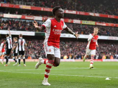 Phá lưới Newcastle, sao Arsenal được ca ngợi xuất sắc hơn Neymar