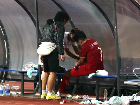 Phạm lỗi thô bạo, cầu thủ Myanmar có hành động với hậu vệ Việt Nam