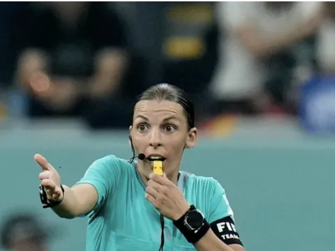 Phản hồi tích cực dành cho nữ trọng tài phá vỡ lịch sử World Cup