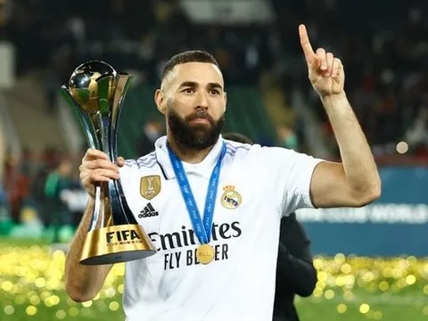 Phản ứng của Benzema sau khi Messi giành The Best