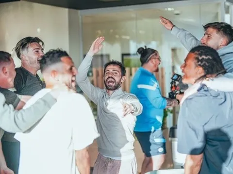 Phản ứng của dàn sao Man City khi Arsenal thua trận