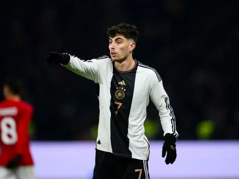 Phản ứng của đồng đội cũ khi Havertz đá hậu vệ