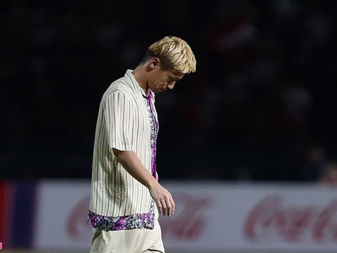 Phản ứng của Keisuke Honda khi chia tay bóng đá Campuchia