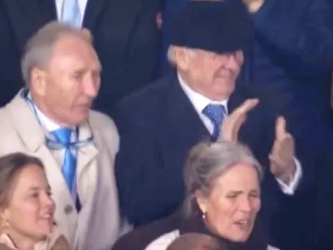 Phản ứng của Sir Alex khi MU lội ngược dòng