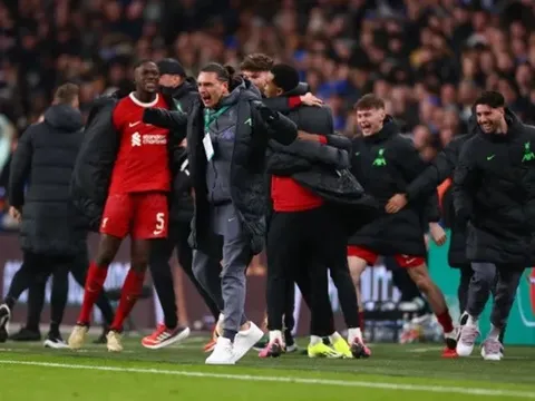 Phản ứng vô giá của Darwin Nunez