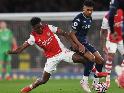 Phao cứu sinh cho tiền vệ Arsenal