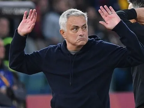 Phát biểu cáo buộc về 'cừu đen' khiến Mourinho gặp rắc rối