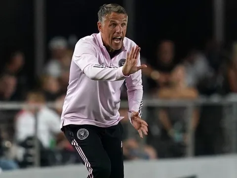 "Neville không hề có kinh nghiệm nhưng vẫn được nhận việc"