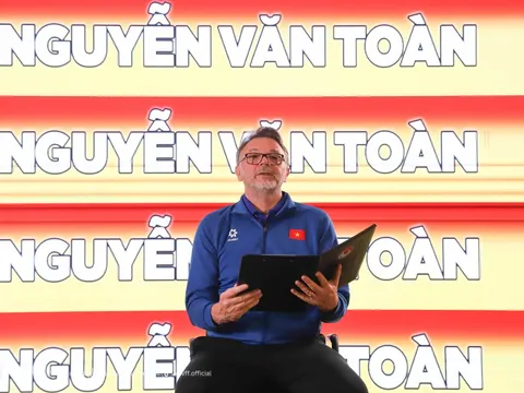 HLV Philippe Troussier chốt danh sách đấu Indonesia: Công Phượng, Duy Mạnh bị loại, Đình Bắc có tên