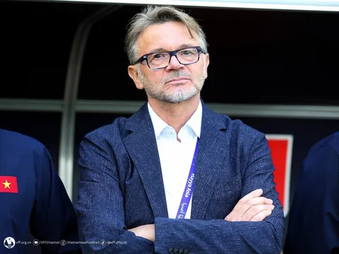HLV Philippe Troussier nói về cơ hội của ĐT Việt Nam trước Indonesia