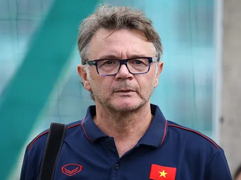 Philippe Troussier: Hài hước, nóng tính và cách thu phục quân
