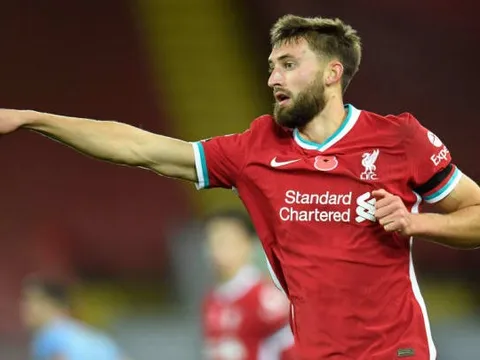 Thi đấu với xương gãy, trung vệ Liverpool vẫn đủ sức loại Milan khỏi C1