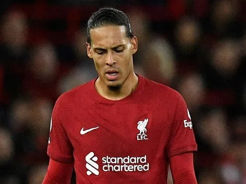 Phong độ đáng báo động của Van Dijk