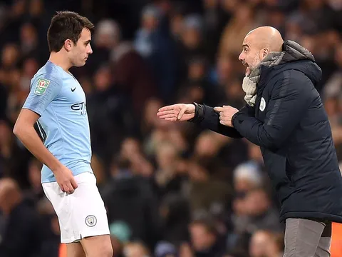Phớt lờ cảnh báo của Pep Guardiola, Barcelona đang trả giá đắt