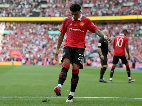 Phớt lờ Sir Alex, Sancho khiến cổ động viên M.U dậy sóng