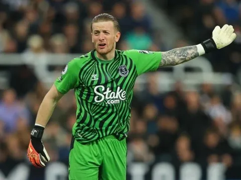 Pickford bị chế nhạo