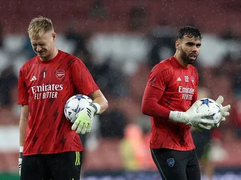 Piers Morgan cho rằng Ramsdale đang bị làm nhục