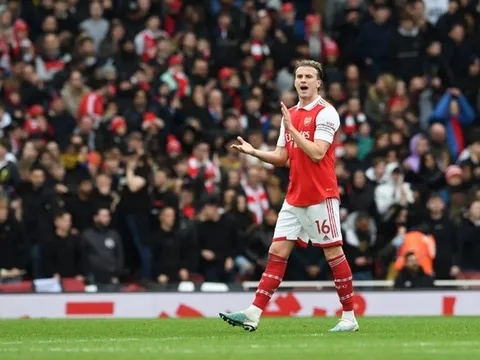 "Tôi rất buồn khi thấy Holding rời Arsenal"