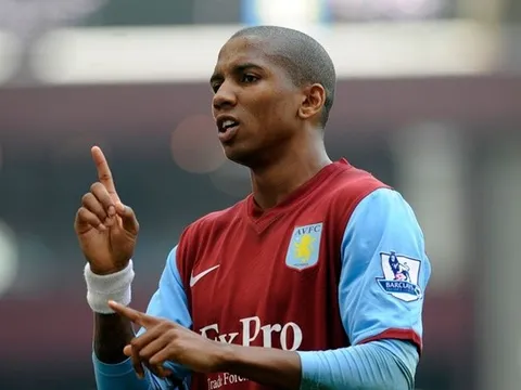 Ashley Young lọt tầm ngắm 2 CLB Premier League