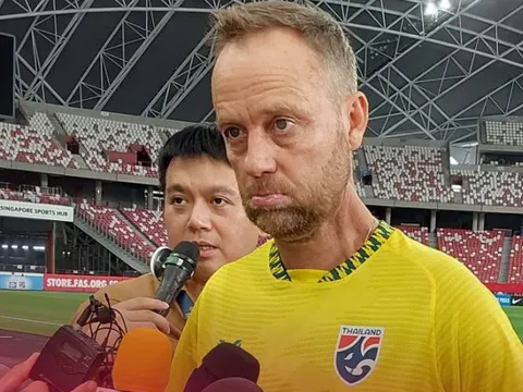 HLV Alexandre Polking: Tôi đáng bị sa thải nếu thua Singapore