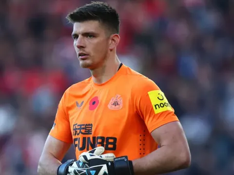 Sự mâu thuẫn của FA ủng hộ M.U vô địch League Cup