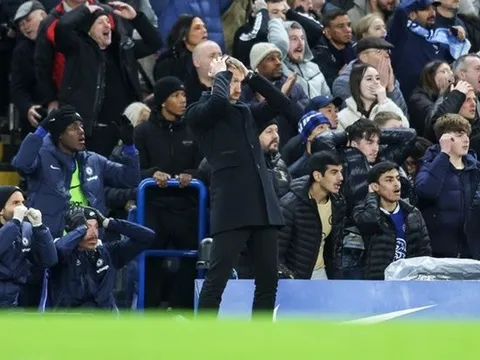 Chris Sutton gửi cảnh báo đanh thép đến Potter