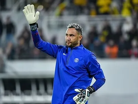 PSG bước vào đàm phán, để người thừa thay Dean Henderson