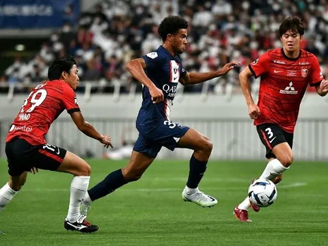 PSG có động thái khi Arsenal theo đuổi Warren Zaire-Emery