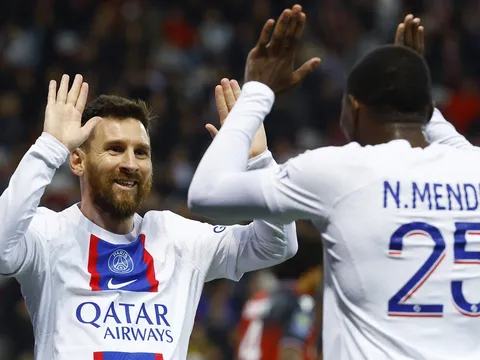 PSG lỗ kỷ lục, khó giữ chân Messi