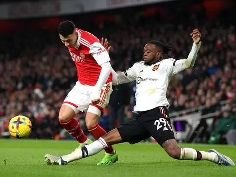 Quá chất lượng! Wan-Bissaka làm tắt điện 5 cầu thủ đẳng cấp mùa này