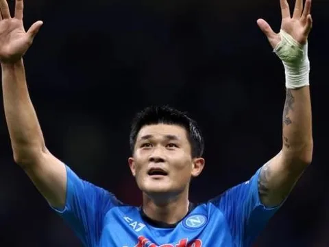 "Quái thú" thay Maguire xuất sắc nhất tháng 10