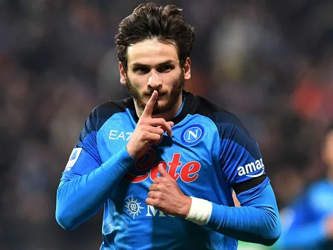 Quan tâm trụ cột Napoli, Barca nhận kết đắng