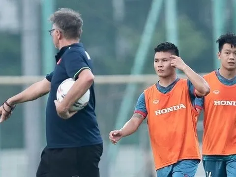 Quang Hải: Cường độ tập ở tuyển Việt Nam cao hơn ở Pau 