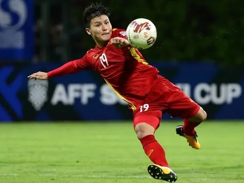 Quang Hải dẫn đầu cuộc bình chọn Cầu thủ xuất sắc lượt 3 AFF Cup