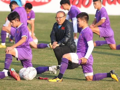 Quang Hải được thầy Park 'kèm chặt' trước trận gặp Malaysia