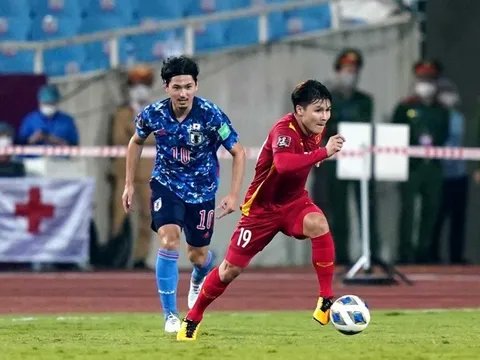 Nhìn Quang Hải và Công Phượng, rõ thực tế phũ phàng