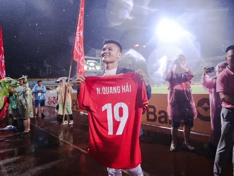 Quang Hải và Văn Toàn về lại V-League, khi nào tới Công Phượng?