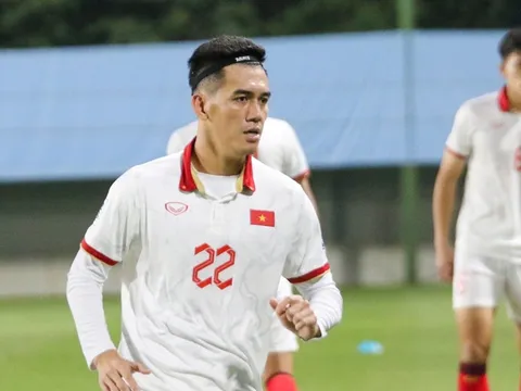 Quế Ngọc Hải và Nguyễn Tiến Linh khó dự Asian Cup