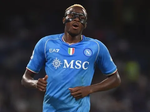 Quên Toney đi, Osimhen mới là người Chelsea đang cần